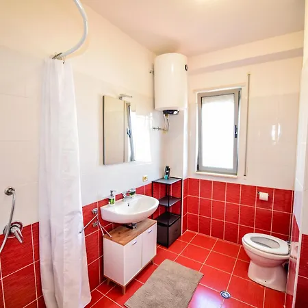 Spacious Family Near Cathedral *